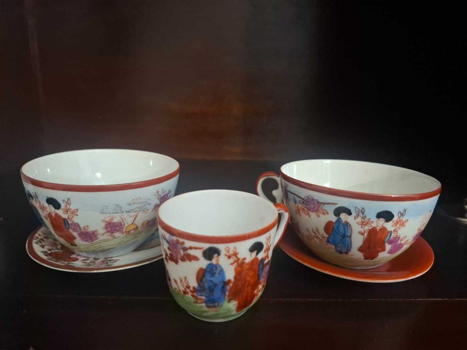 Conjunto 2 chávenas chá e 1 café Vista Alegre - motivo oriental