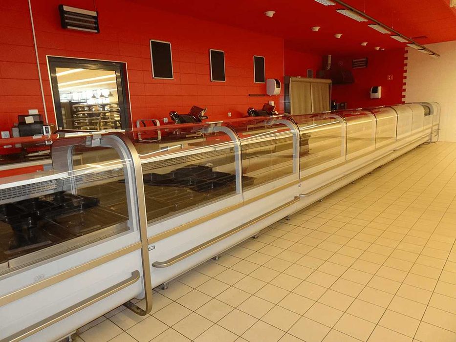 Wyprzedaż pod zdanie lokalu – super cena za wyposażenie sklepu spożyw.