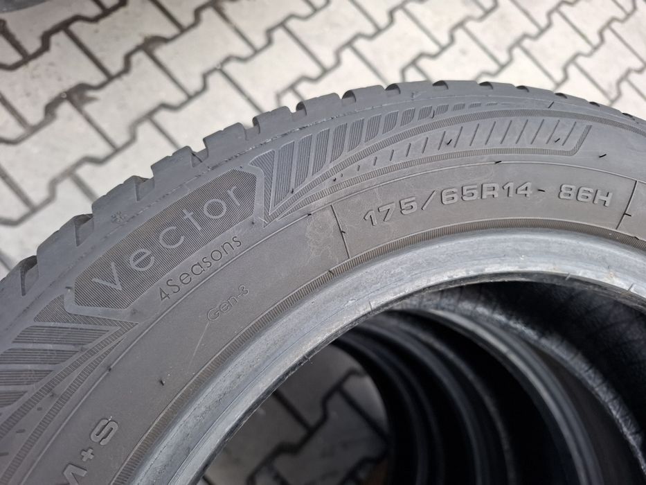 Opony 175/65/14 GoodYear Vector4season[S]
