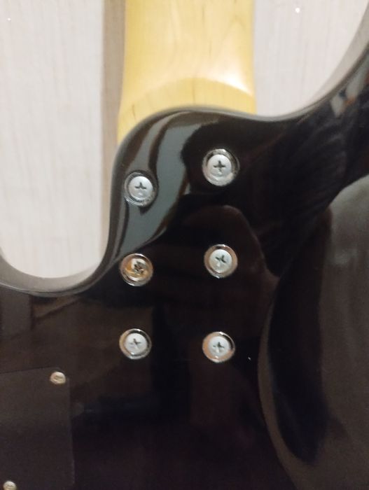 Бас гітара Schecter C-5 Deluxe