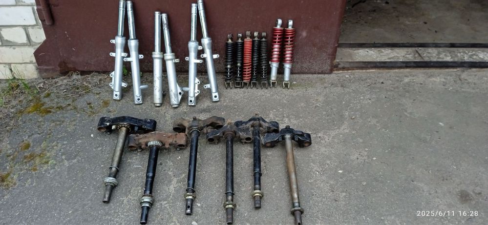 Продам амортизатор, перья, траверсы  для скутера