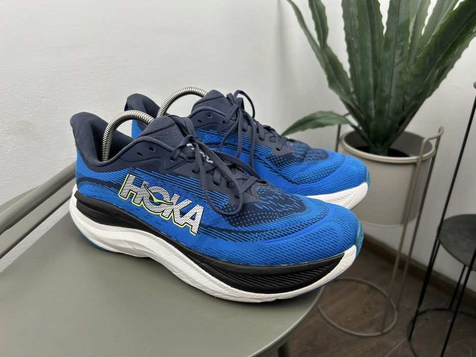 Оригінал! Кросівки Hoka Skyflow 44 розмір 03950