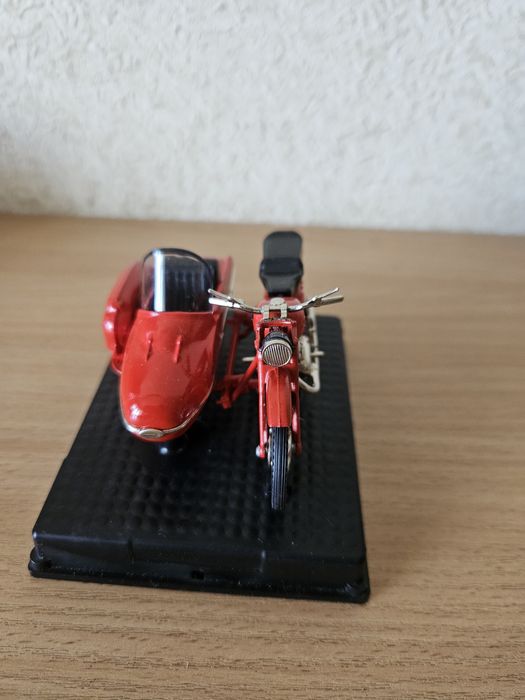 Модель Мотоцикла іж планета ю2к 1/24