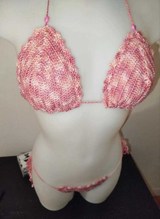 Conjunto de Biquíni em Crochê – Tons de Rosa