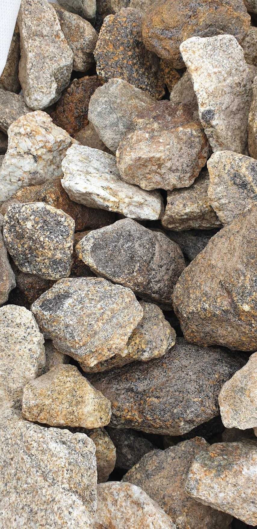 Kamień gabion 80-120 czerwony gnejs Kamienie ogrodowe dekor ozdobne