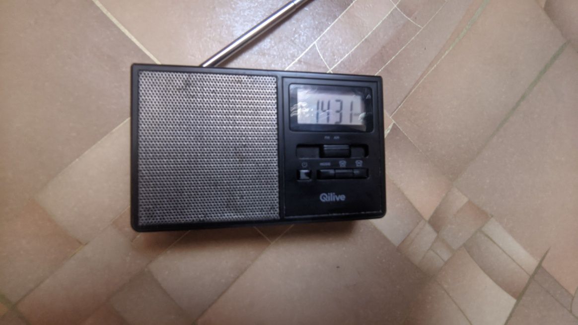 Продам карманный радиоприемник Qilive Radio LCD - Noir - Q1192