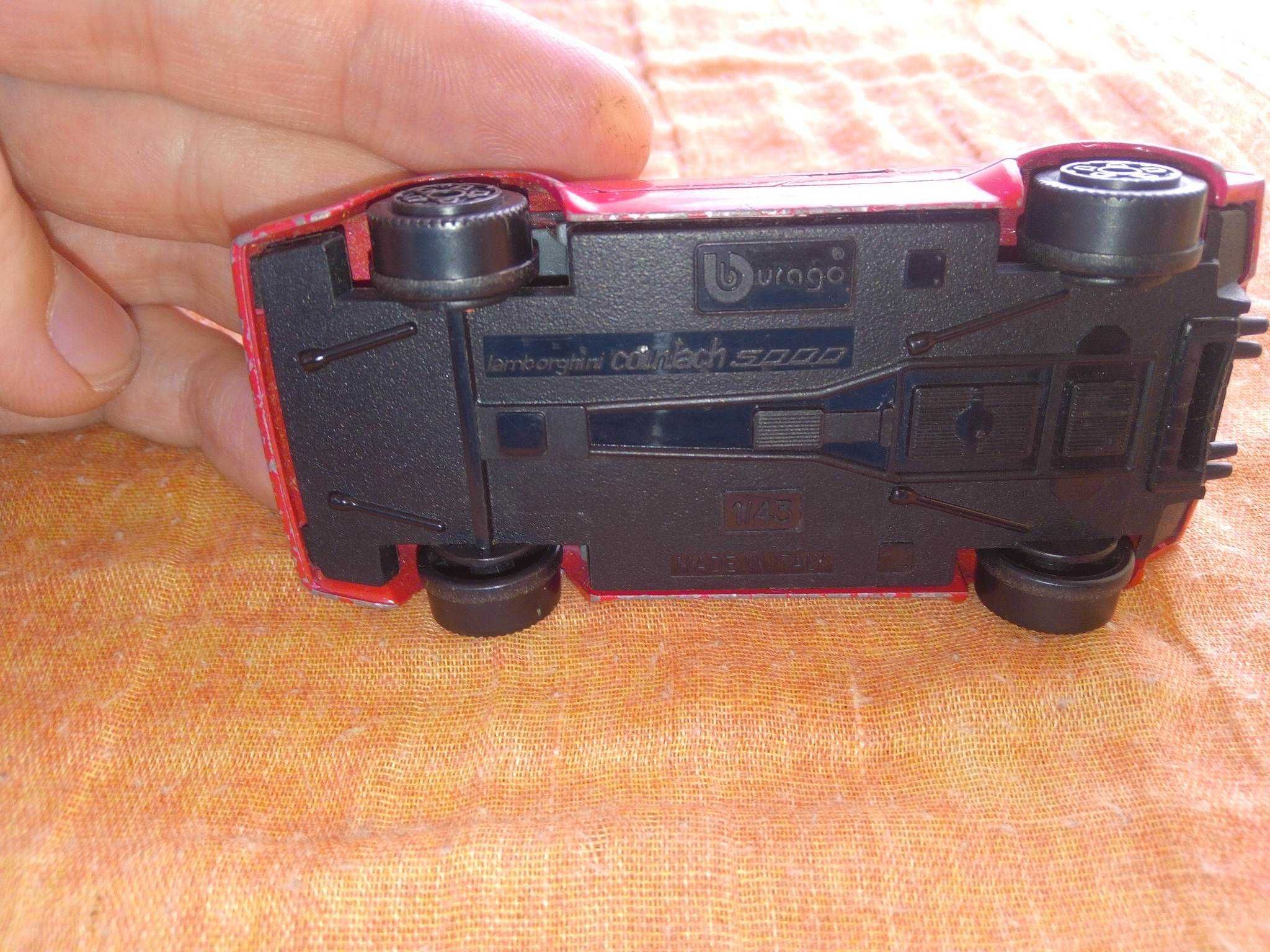 Lamborghini Countach 5000 model Bburago 1/43 1:43 czerwony samochód