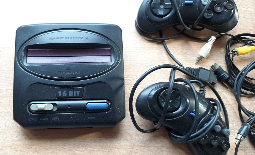 Игровая приставка Sega Mega Drive 2