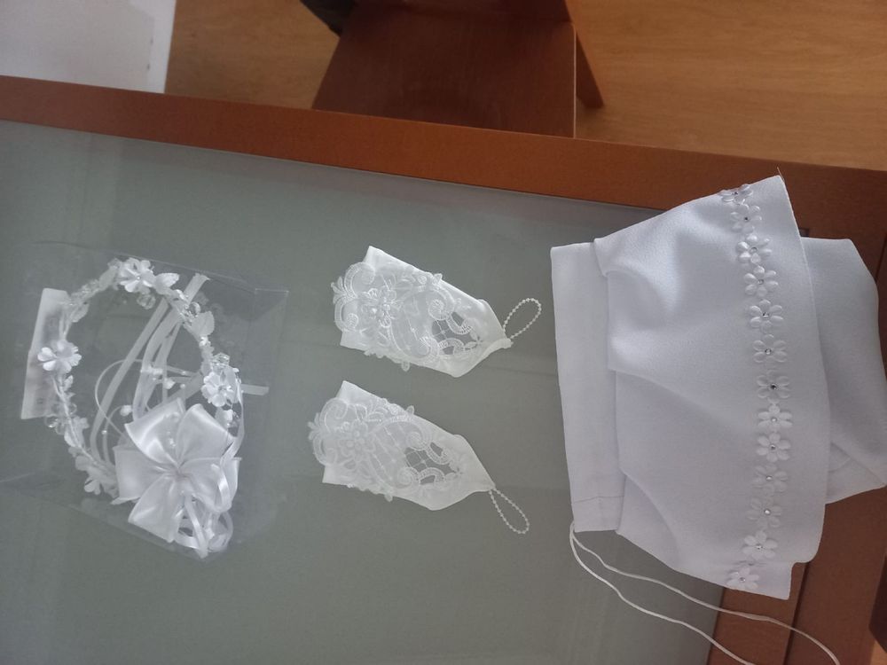 Sprzedam albe dla dziewczynki z dodatkami