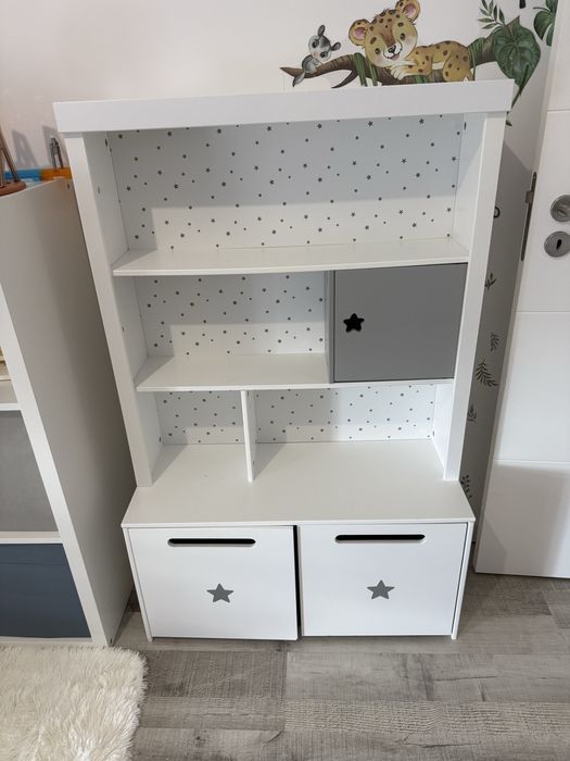 Estante quarto crianca