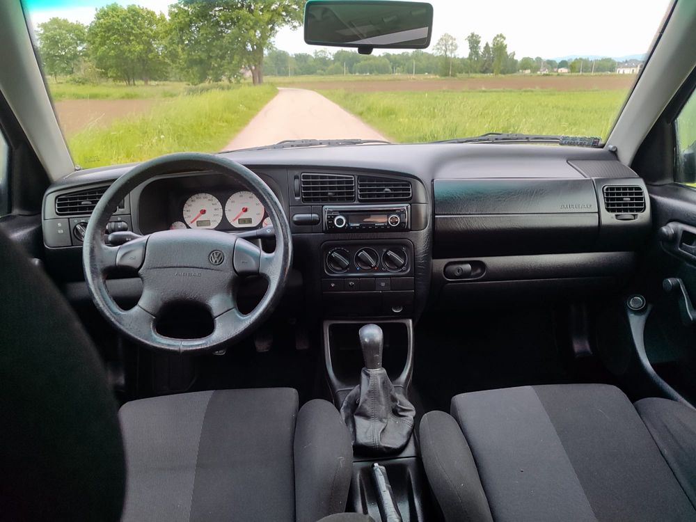 Golf 3 1.6 Bon Jovi  stan BDB Polecam takich juz nie ma!