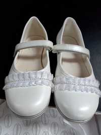 Białe balerinki dziewczęce 34 skórzane Graceland