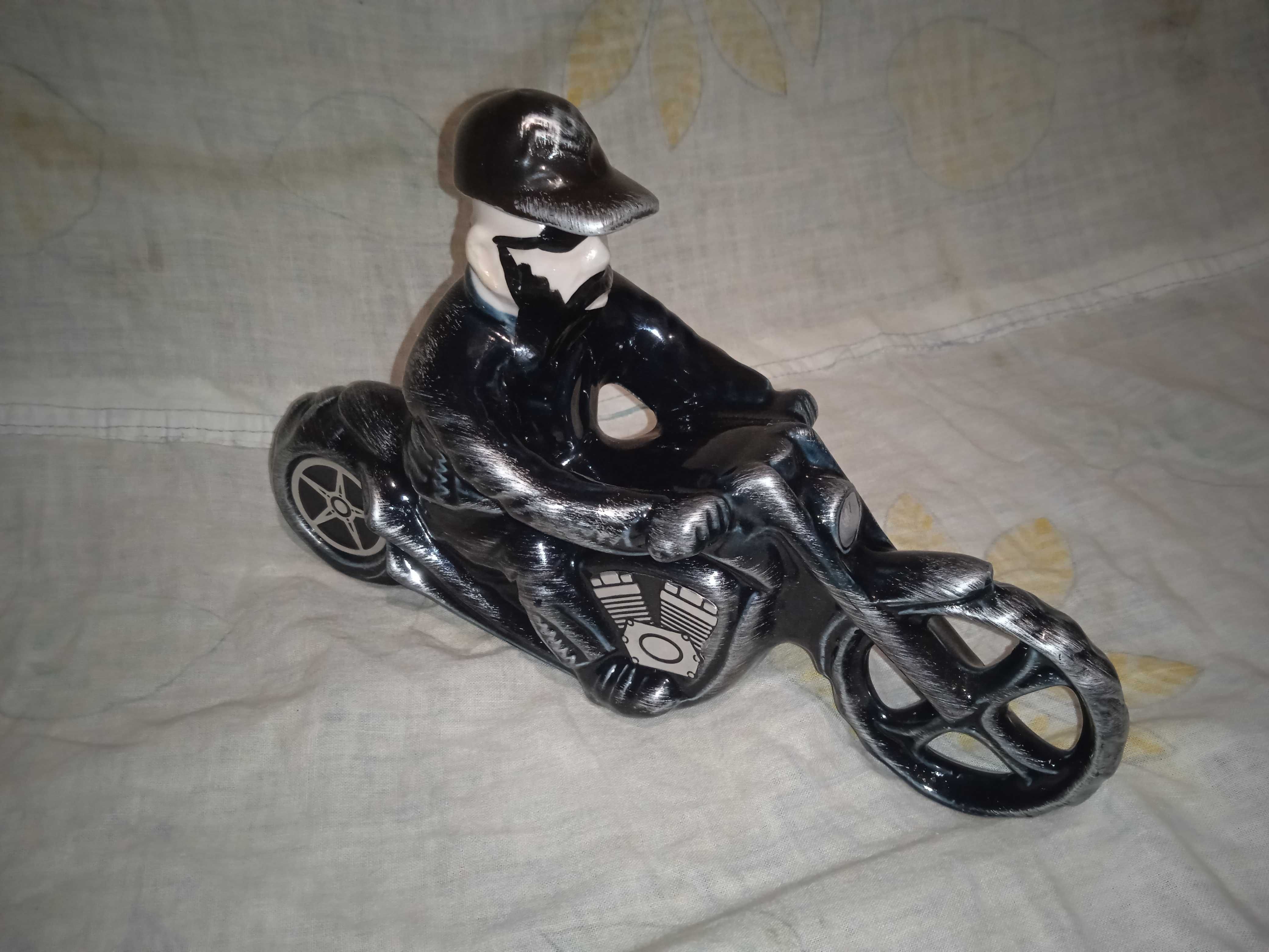 Статуэтка фигурка графин байкер мотоциклист