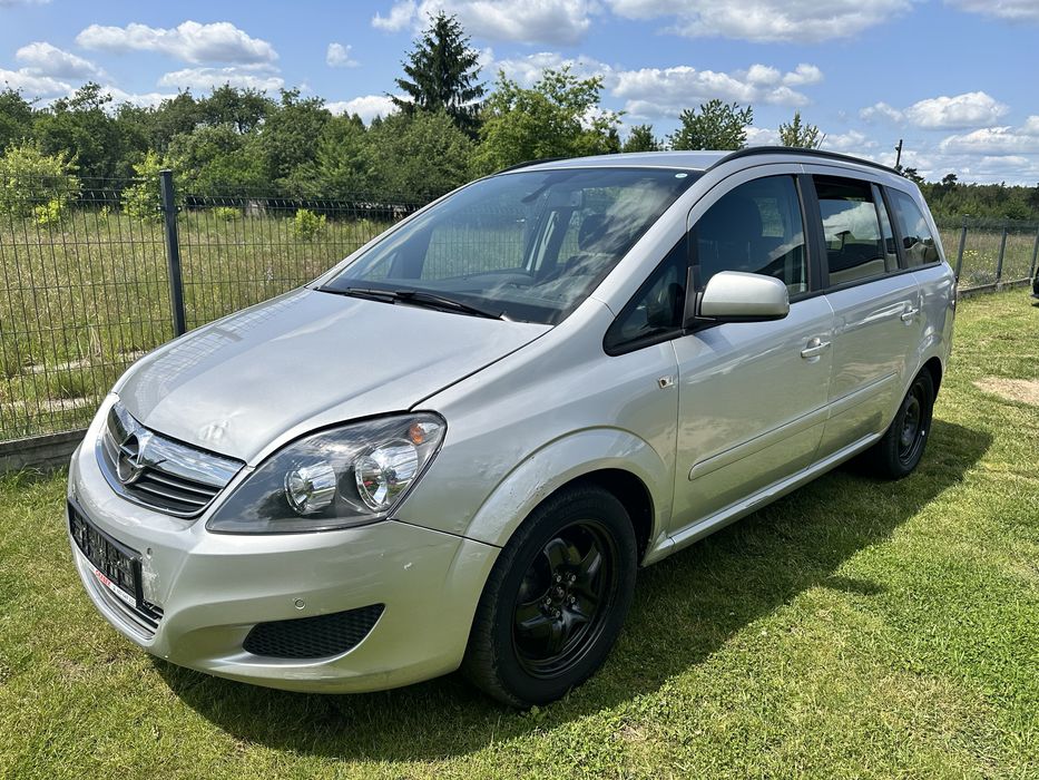 Opel Zafira II 1.6 benzyna 58000 km!!! 7 osób