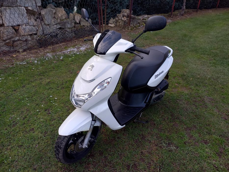 Skuter Peugeot Kisbee