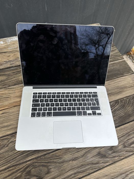 Macbook Pro 15 2015 i7 16GB 512SSD