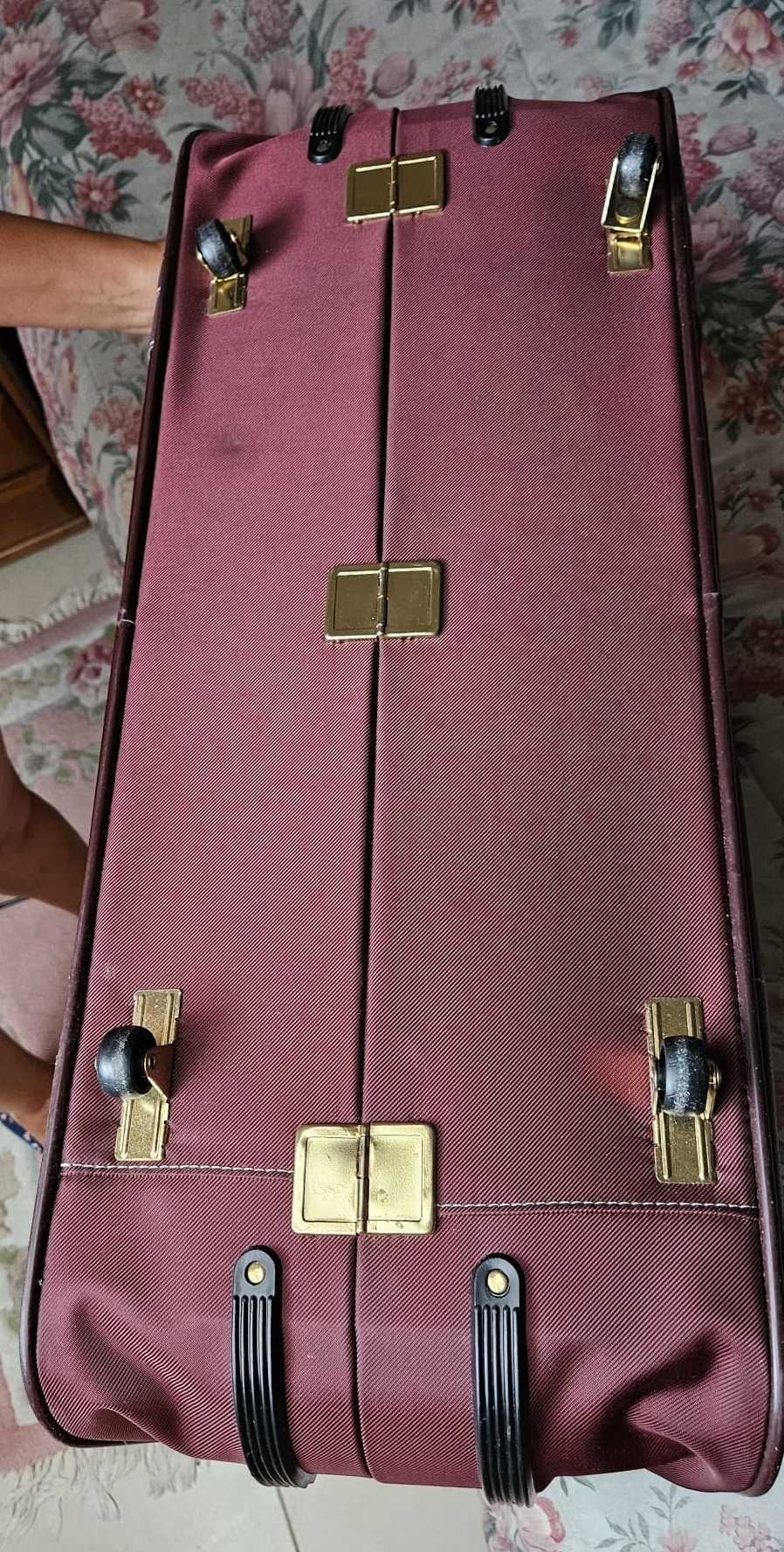 Mala + necessaire da marca Modarte nunca usados