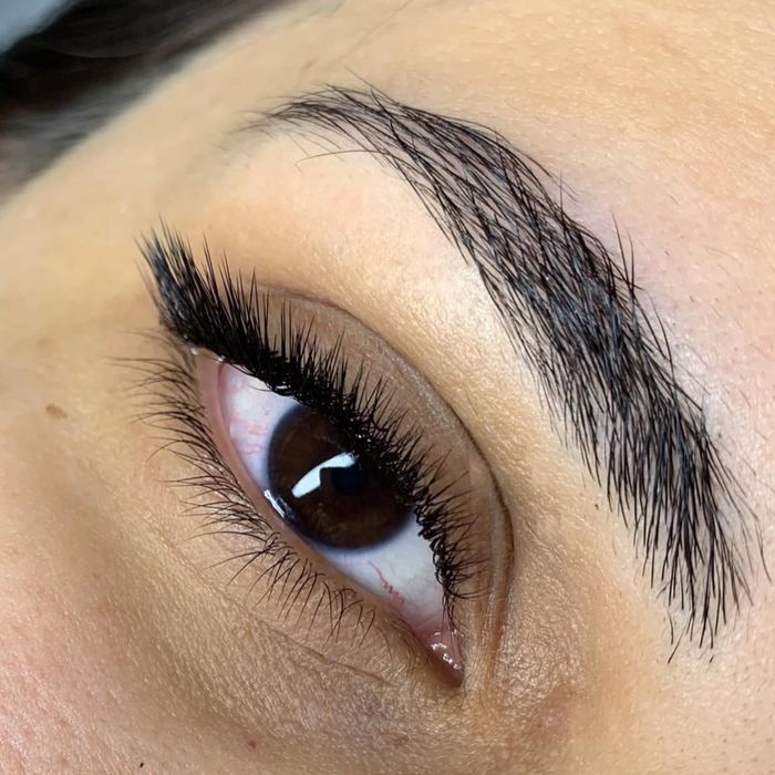 Наращивание ресниц