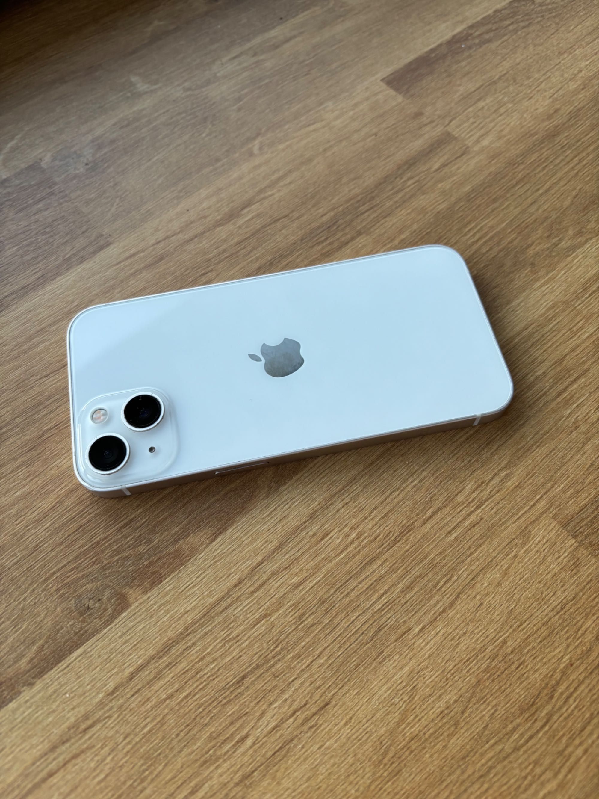 iPhone 13 128 GB STARLIGHT