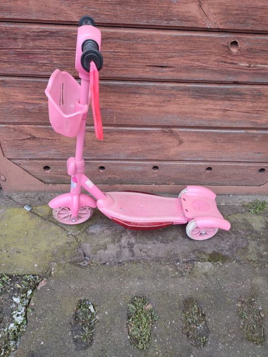 Barbie hulajnoga.