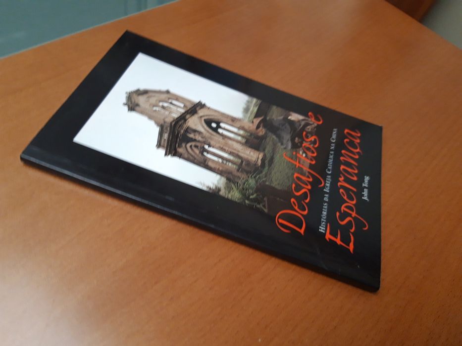 Livro "Desafios e Esperança: História da Igreja Católica na China"