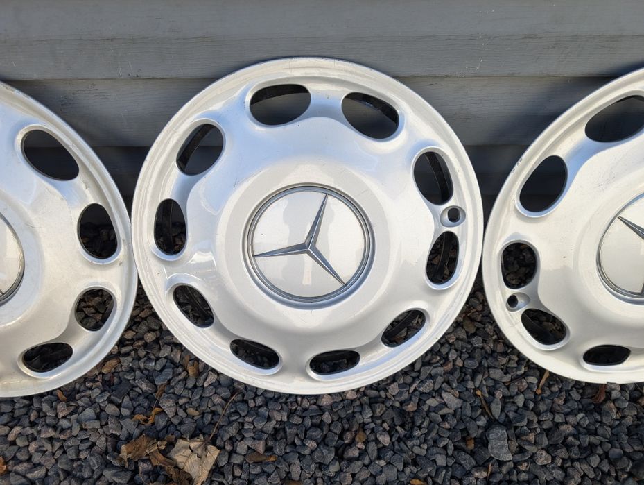 Оригінальні ковпаки Mersedes R15 в хорошому стані