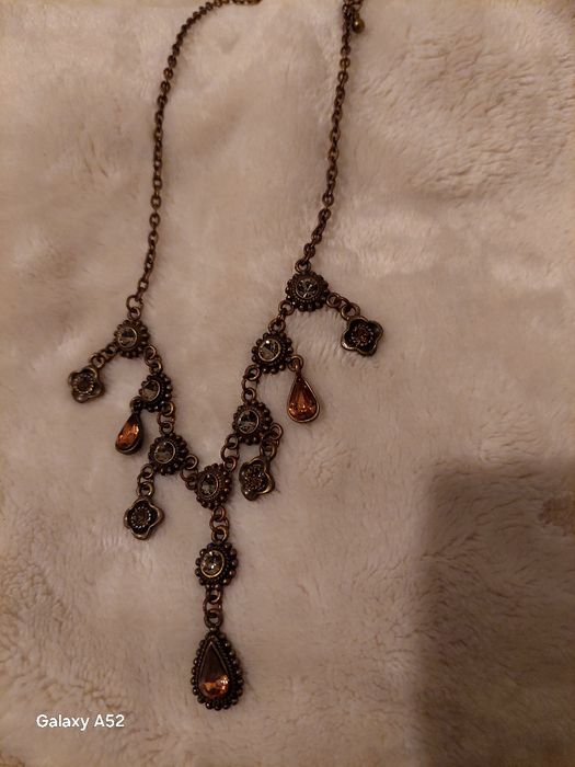 naszyjnik w stylu secesyjnym z miedzi z kryształkami