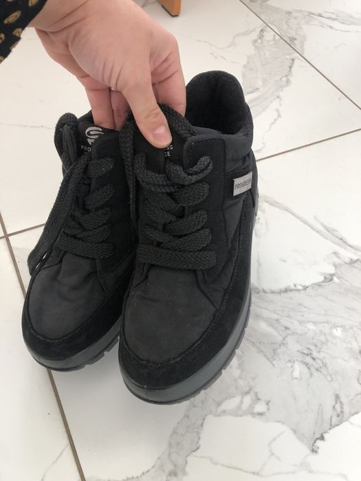 Взуття зимове жіноче