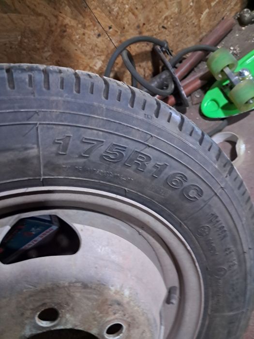 Продам диски з резиною на газель