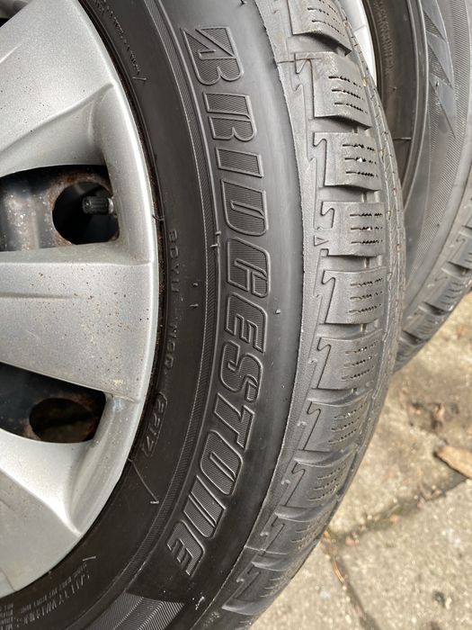Koła zimowe Toyota Yaris III 5J15 ET39+175/65R15 Bridgestone+kołpaki