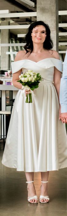 Весільна сукня міді