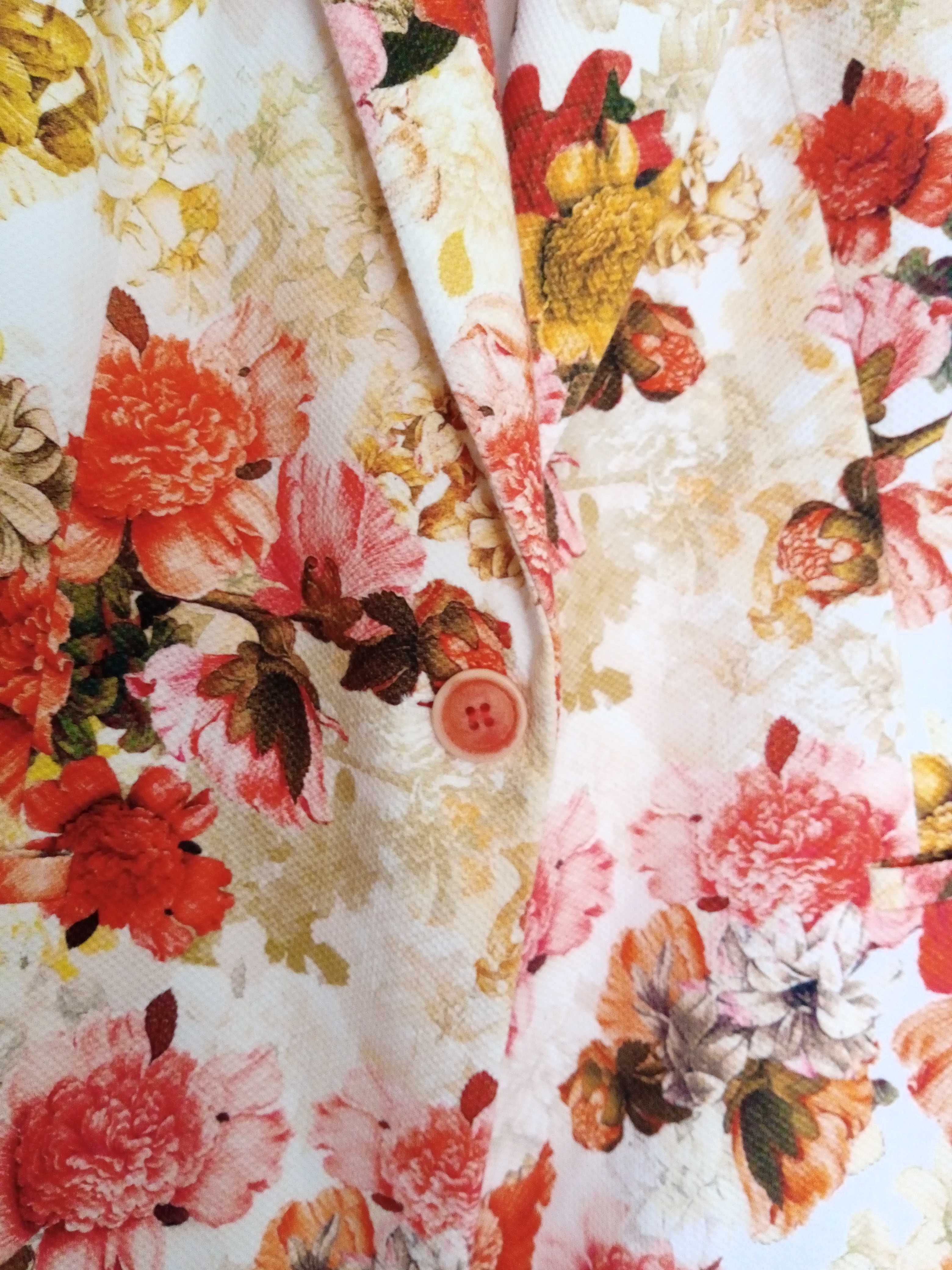 Blazer com padrão floral da Zara