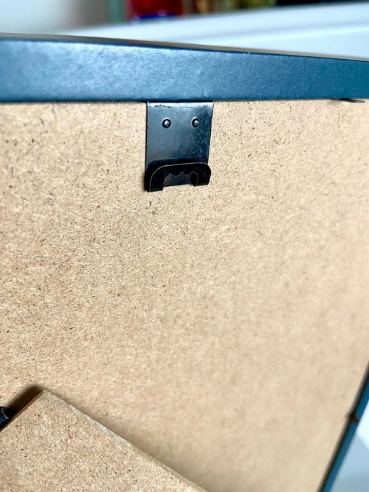 Moldura de madeira azul e dourada