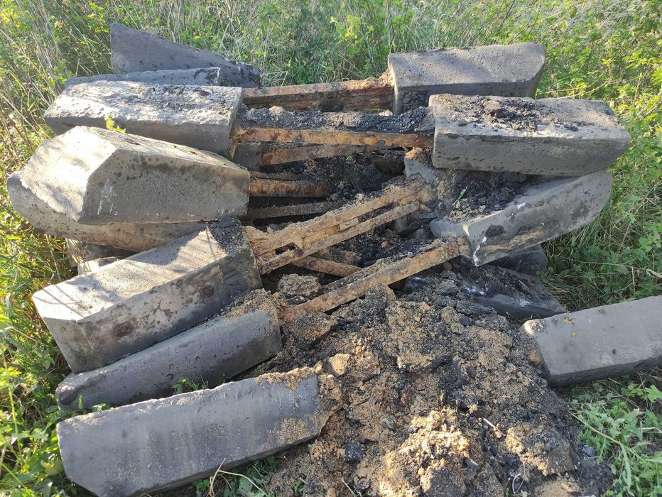 Podkłady kolejowe betonowe zbrojone utwardzenie droga plac słupki 80sz