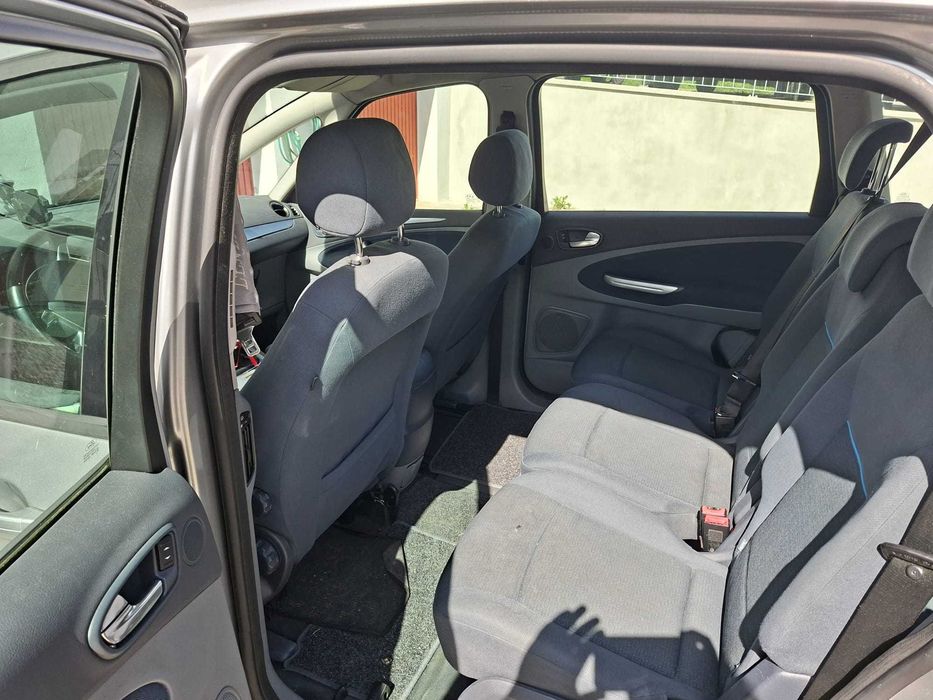 Ford S Max em bom estado