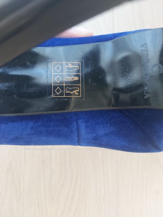 Skorzane kobaltowy buty na wysokim obcasie z lekka platforma/koturna