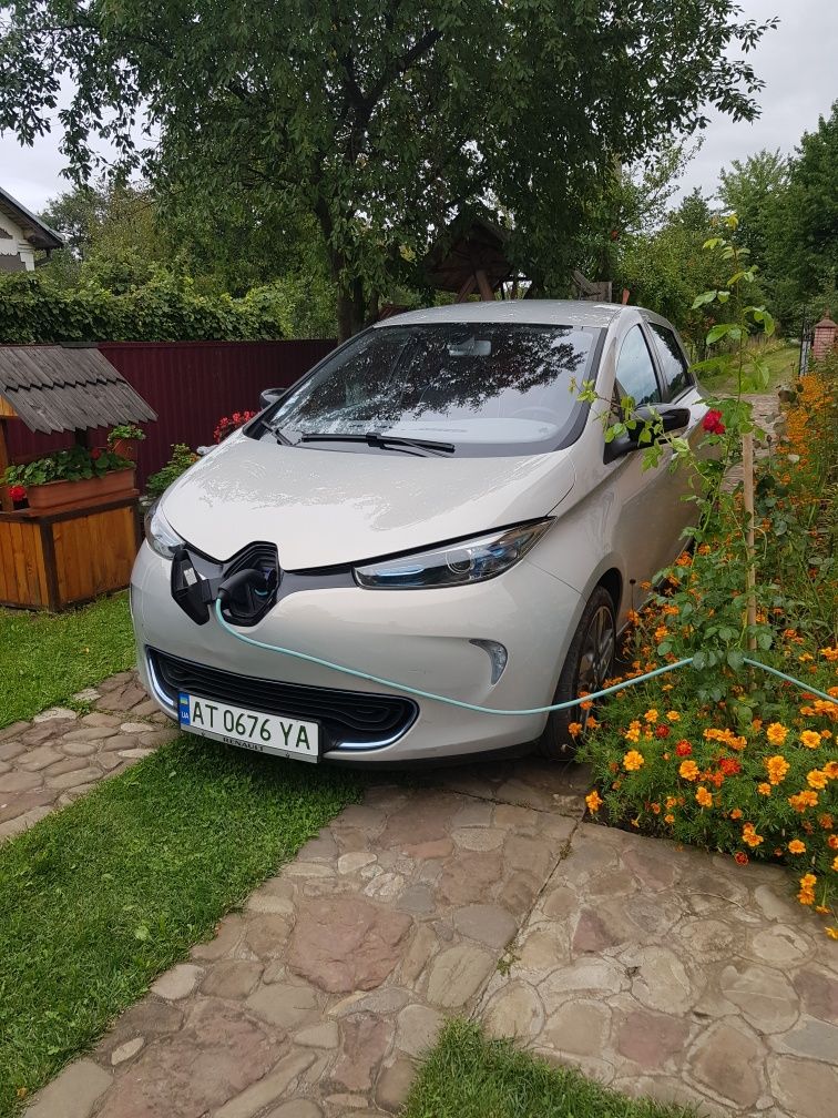 Renault zoe у хорошому стані