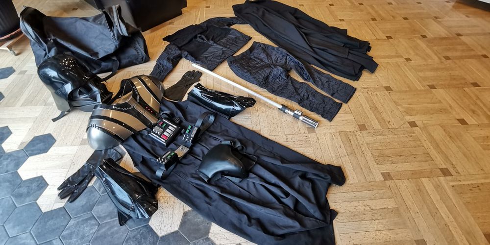 Oryginalny kostium Darth Vader Lucas z modulatorem miecz