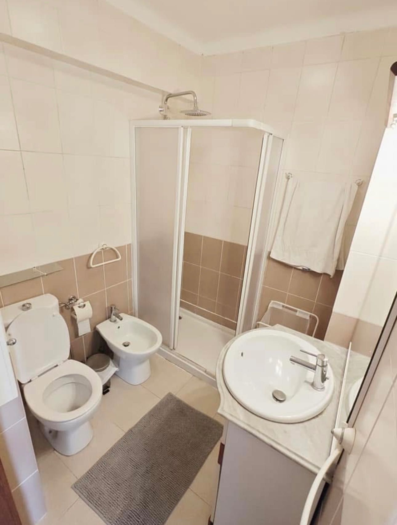 Quarto em alhandra