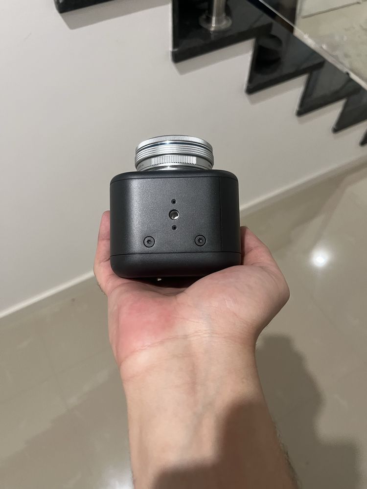 Mevo Core com lente Olympus Camara 4k
