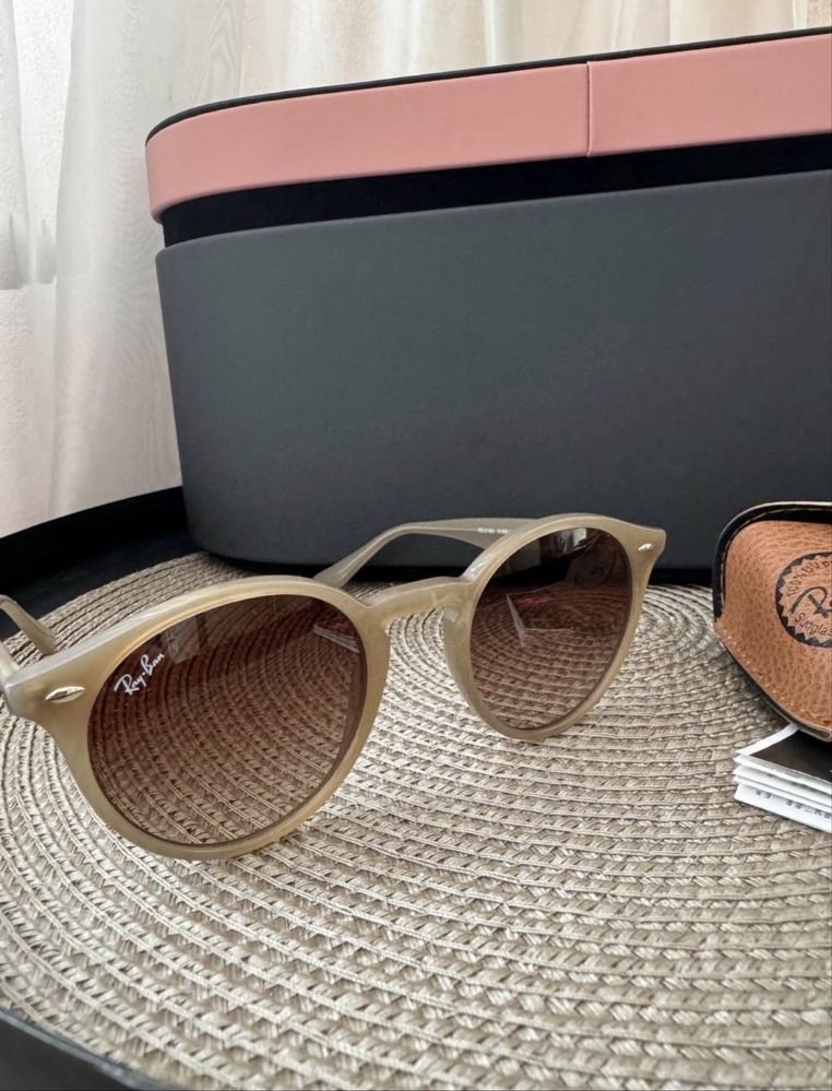 Сонцезахисні окуляри RAY-BAN RB 2180 616613 49