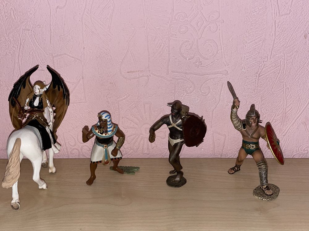 Колекційні фігурки Schleich Шляйх Лицарі Динозаври
