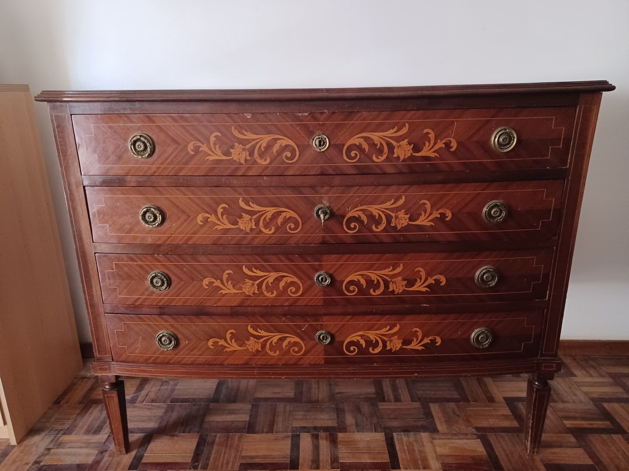 Cómoda estilo Dona Maria