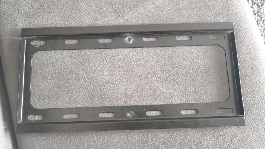 TV LCD Kunft 32'' com comando e suporte de parede