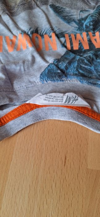 Koszulka dinozaur 122/128 hm,tshirt chlopak 122/128 hm