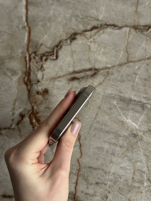 Apple iPhone 16 Pro 128gb Natural Titanium Neverlock