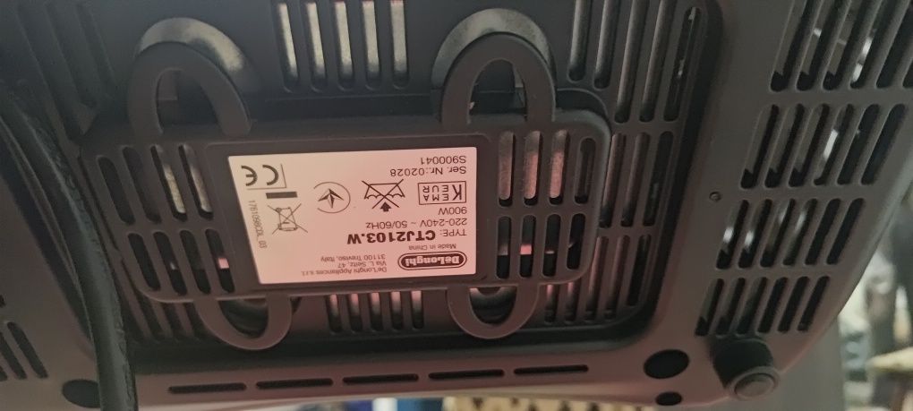 Toster DeLonghi CTJ2103W biały perłowy