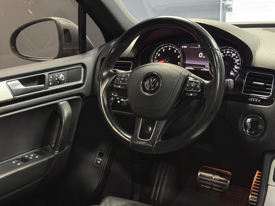 Продам Volkswagen Touareg 3.6 FSI V6 2017