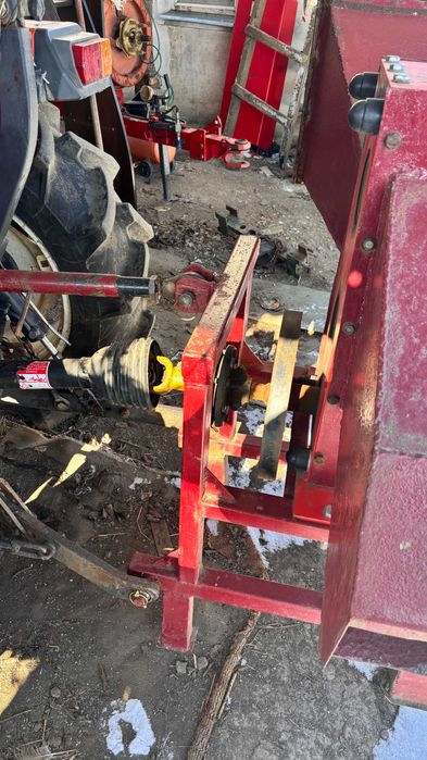 Измельчитель веток-Подрібнювач гілок ARPAL АМ-140ТР