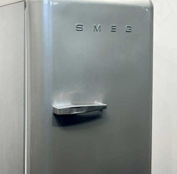 Ретро-холодильник SMEG / СМЕГ FAB28RSV3 / 157 см, сріблястий